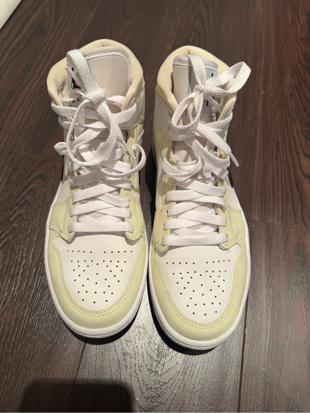 Nike Air Jordan 1 Mid Sneakers - Picture 3 of 6